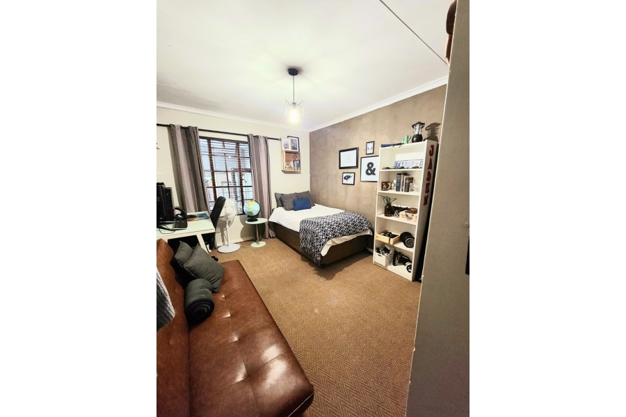 5 Bedroom Property for Sale in Safari Gardens North West